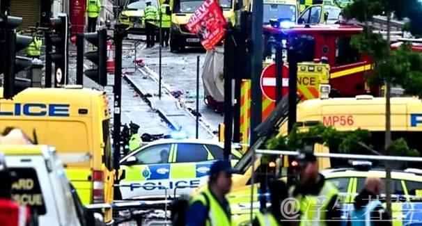 利物浦夺冠庆典吸引百万参与者，男子驾车冲撞致27人受伤送医