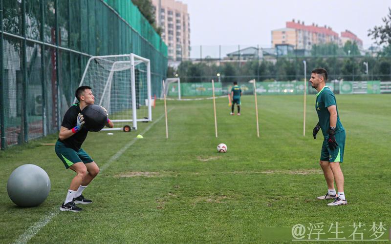 韩佳奇屡献神扑 法比奥破门助国安战平蓉城 韩佳奇屡献神扑 法比奥破门助国安战平蓉城