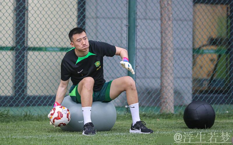 韩佳奇屡献神扑 法比奥破门助国安战平蓉城 韩佳奇屡献神扑 法比奥破门助国安战平蓉城